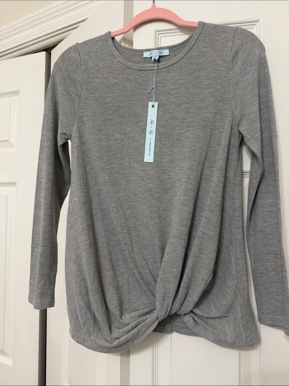 She + Sky Gray Long-Sleeve Twist-Hem Tee